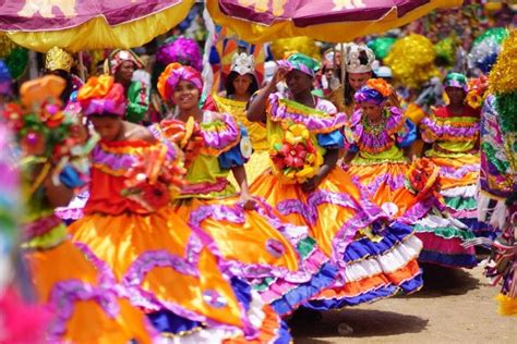  Maracatu do Tempo: Uma Sinfonia de Folclore Brasileiro e Aventuras Temporais